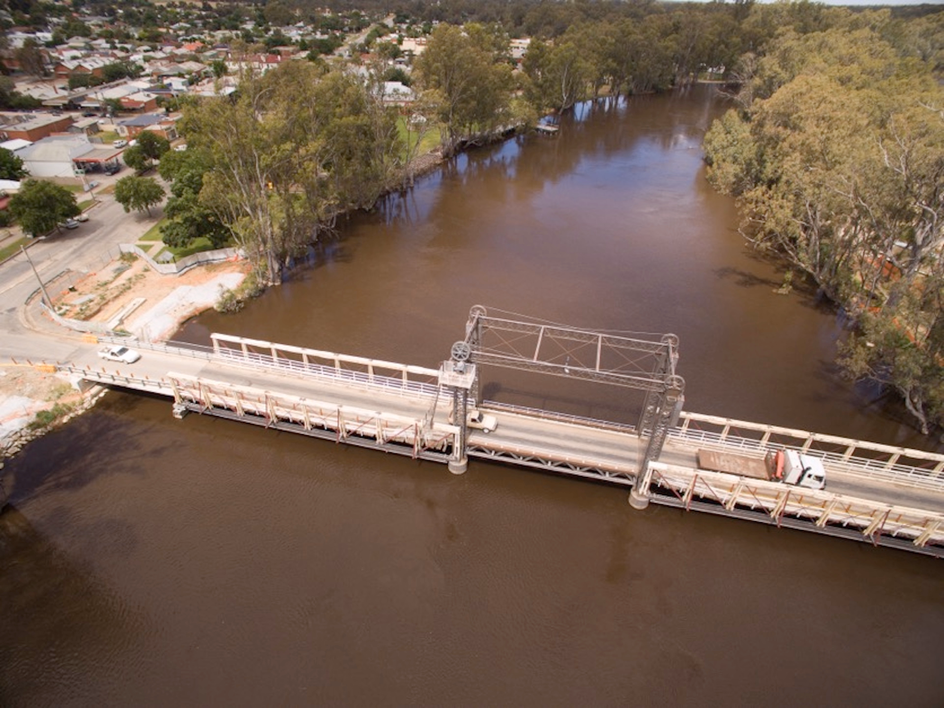Bridge at Barham/Koondrook involving pavement deterioration asessment of the approaches.